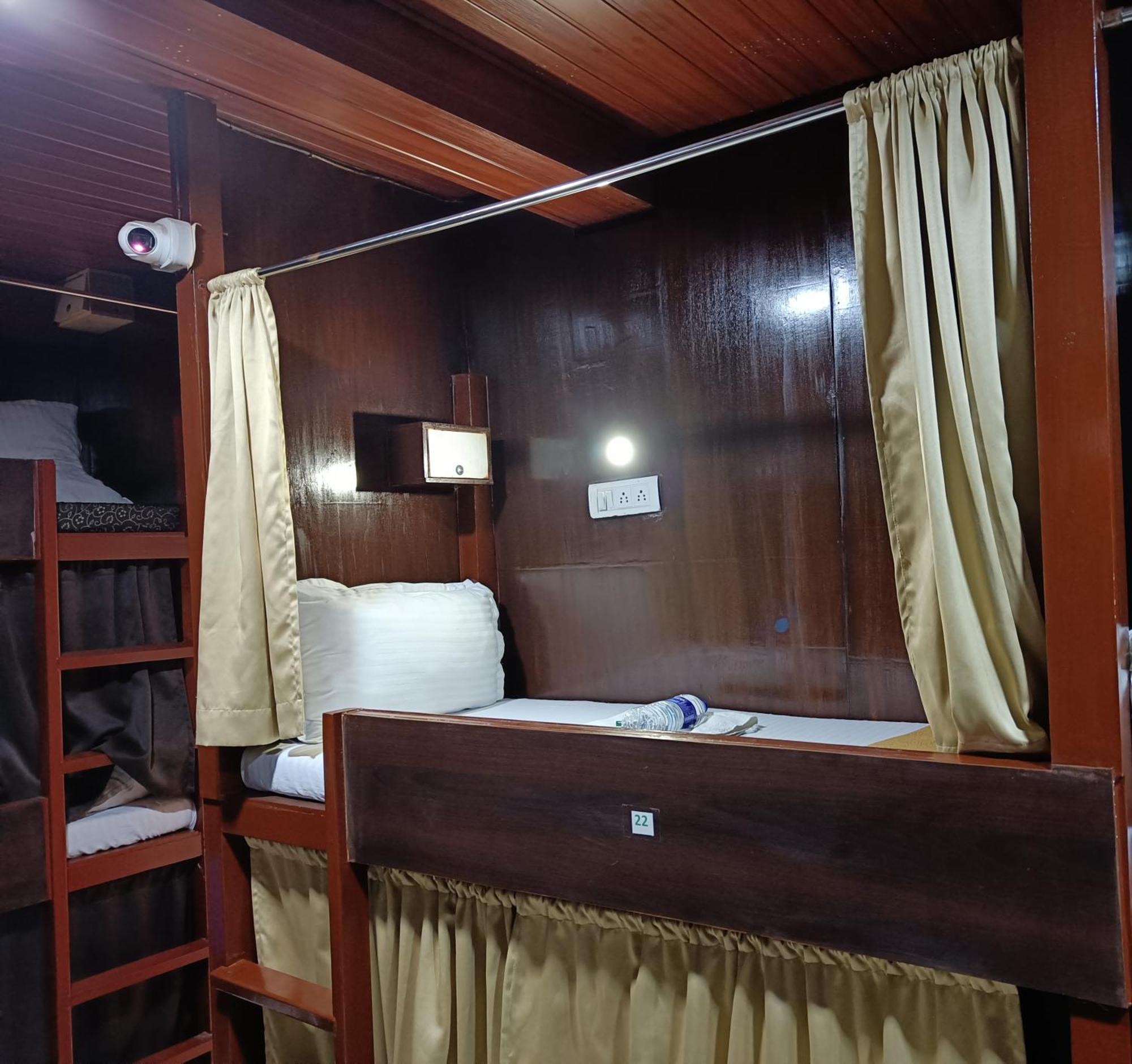 Asra Dormitory For Male And Female Bombay Exterior foto