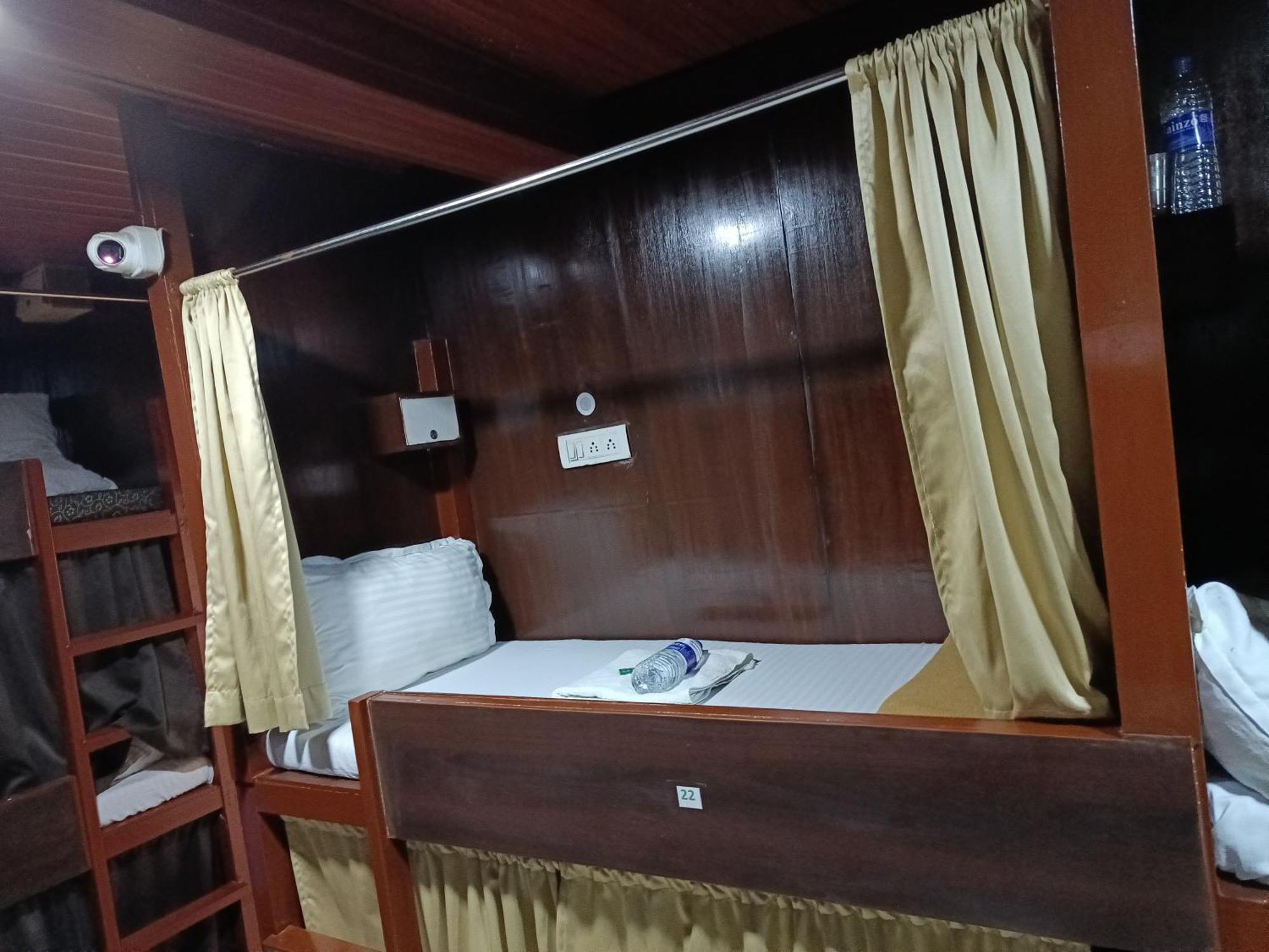 Asra Dormitory For Male And Female Bombay Exterior foto