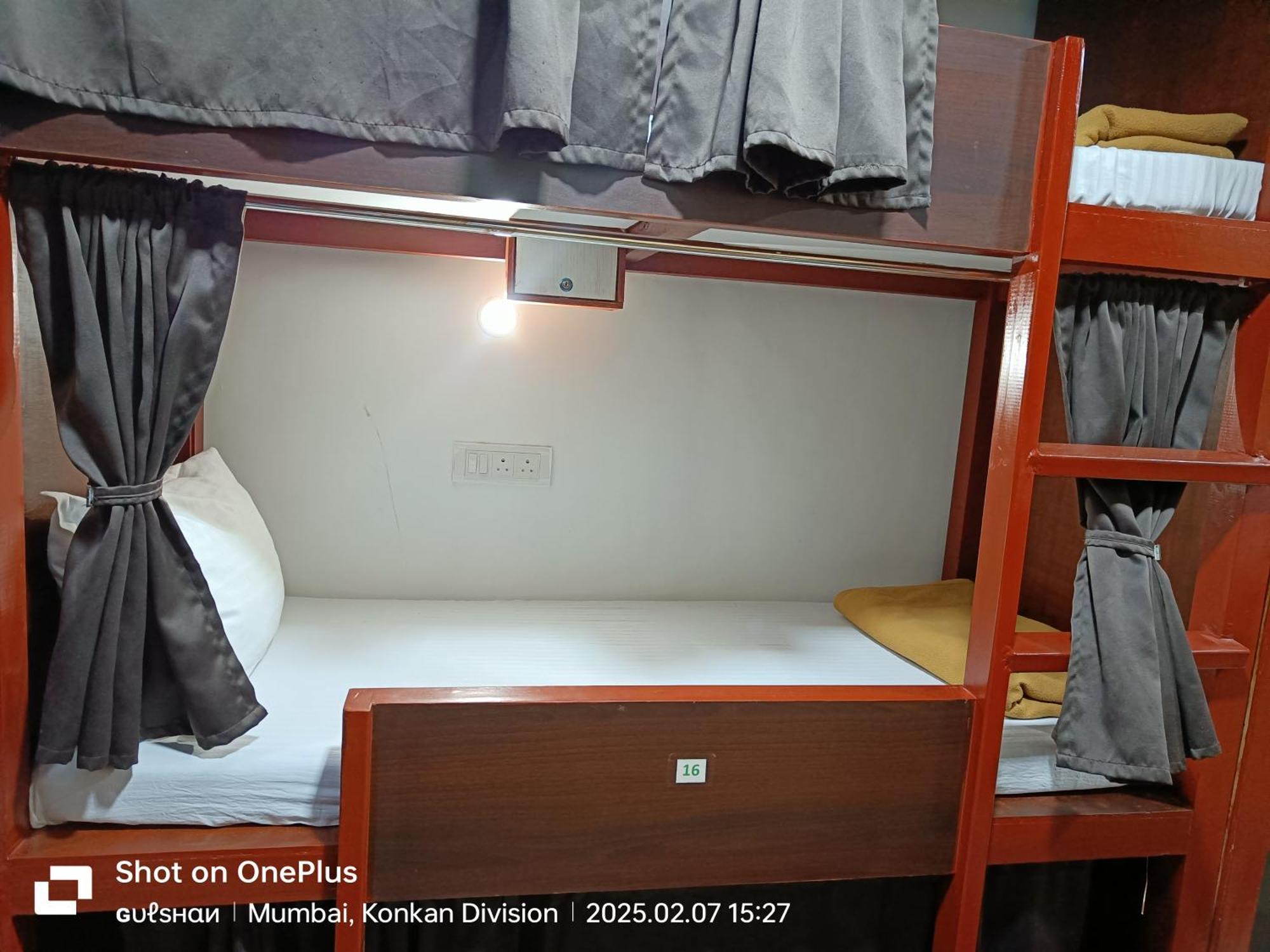 Asra Dormitory For Male And Female Bombay Exterior foto